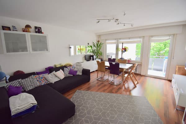 Verkauft: Top gepflegte und moderne 3-Zimmer-Wohnung mit EBK, Balkon und Stellplatz